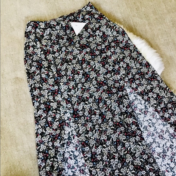 LOST + WANDER Floral Top + Skirt Festival Set - Picture 7 of 8